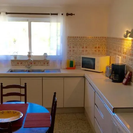 Villa Chanteria Carvoeiro, Fabulous 7 Bedroom, 7 Bathroom With Ac, Short Walk To The Carvoeiro (Lagoa)