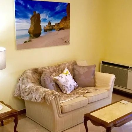 Chanteria Carvoeiro, Fabulous 7 Bedroom, 7 Bathroom With Ac, Short Walk To The Villa *