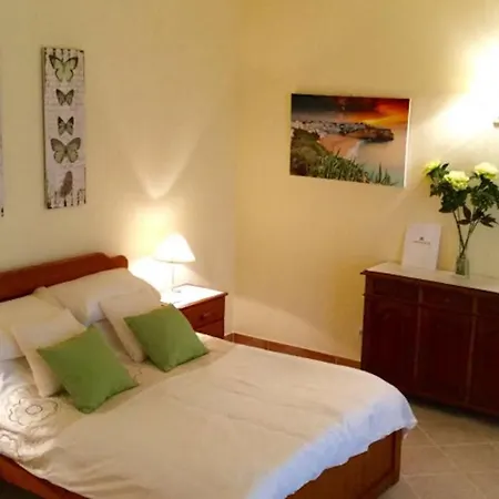 Chanteria Carvoeiro, Fabulous 7 Bedroom, 7 Bathroom With Ac, Short Walk To The וילה קארבואירו