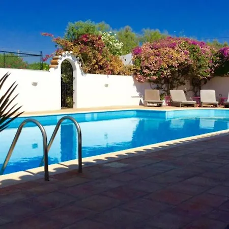 别墅 Chanteria Carvoeiro, Fabulous 7 Bedroom, 7 Bathroom With Ac, Short Walk To The 卡武埃鲁