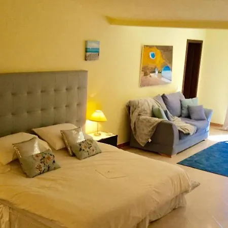 Villa Chanteria Carvoeiro, Fabulous 7 Bedroom, 7 Bathroom With Ac, Short Walk To The